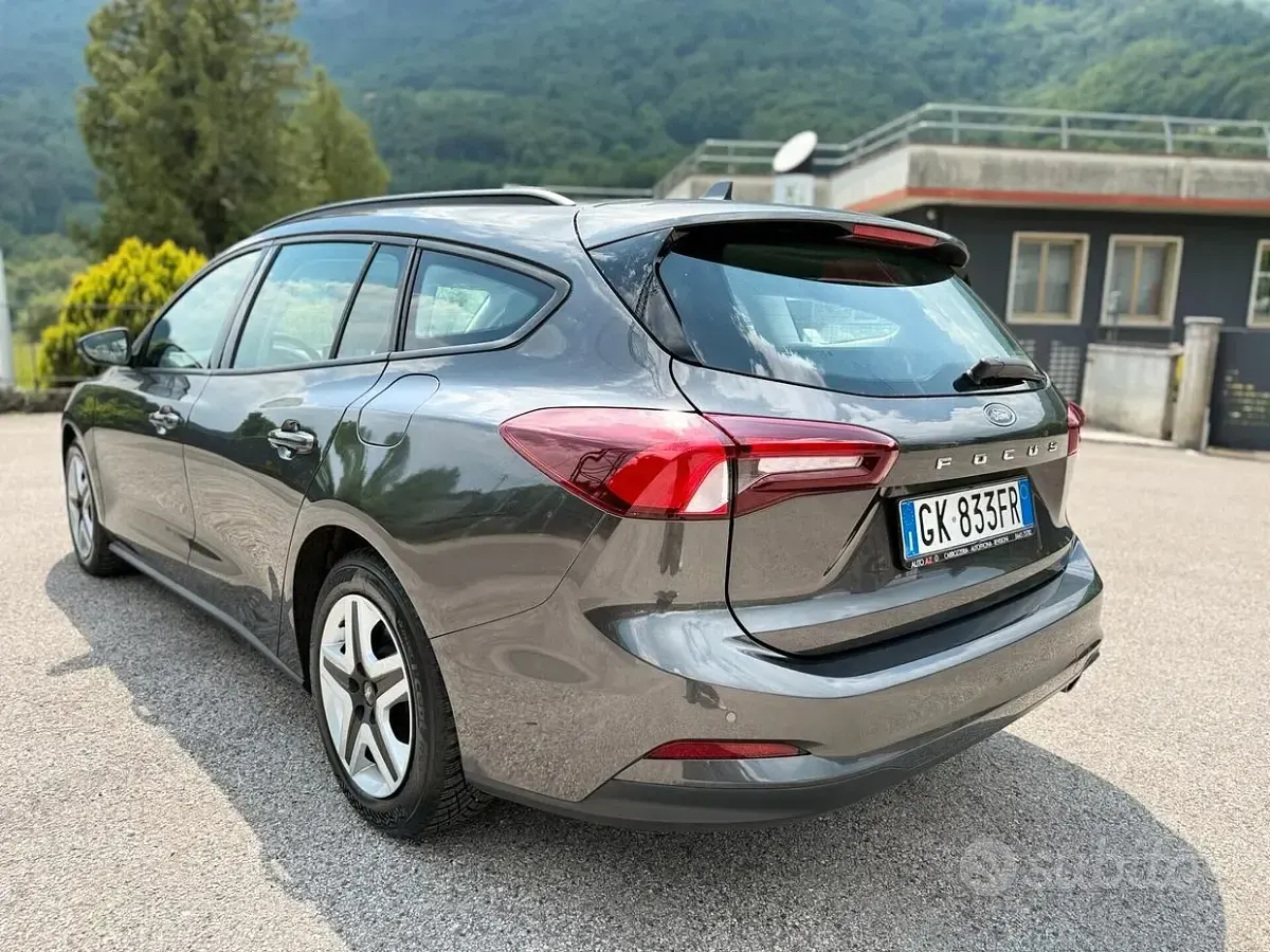 Usata Ford Focus Business Edition 120 CV (88 kW) 2022 Grigio Station wagon