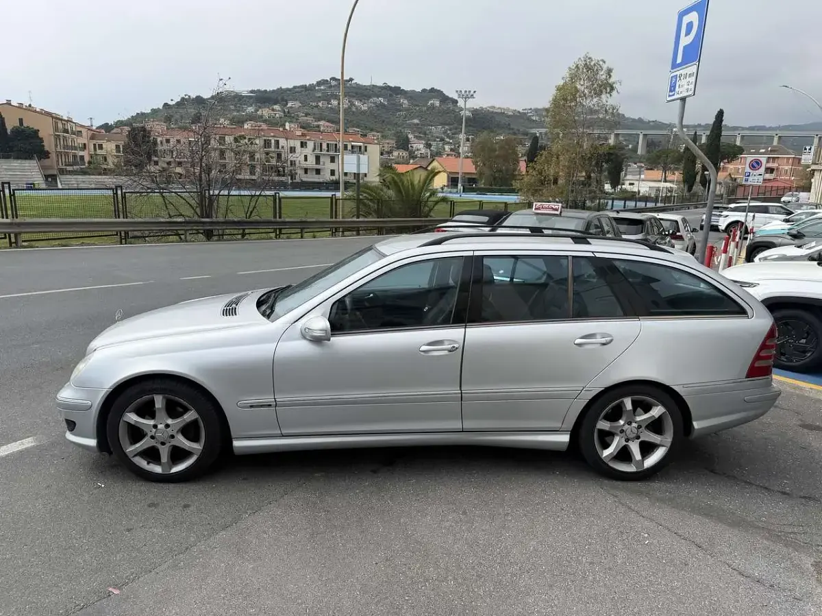Usata Mercedes C220 Elegance 150 CV (110 kW) 2006 Other Station wagon