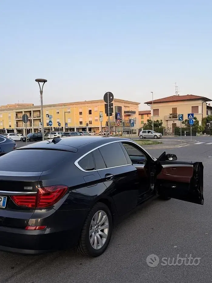 Usata BMW 520 184 CV (135 kW) 2012 Nero Berlina