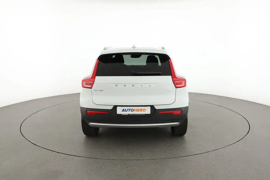 Usata Volvo XC40 Inscription 261 CV (191 kW) 2021 Bianco SUV