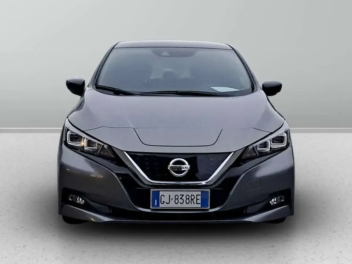 Usata Nissan Leaf N-Connecta 110 kW (150 CV) 2022 Grigio scuro Utilitaria