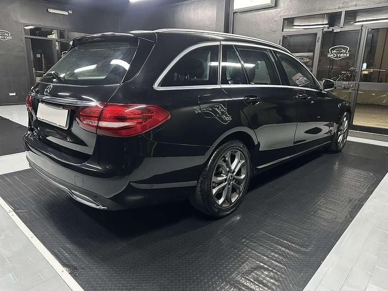 Usata Mercedes C200 136 CV (100 kW) 2019 Nero Station wagon