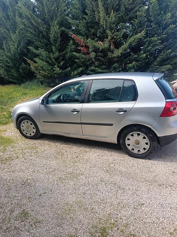 Usata VW Golf IV 101 CV (74 kW) 2004 Grigio Berlina