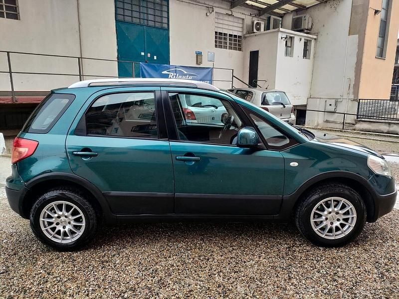 Usata Fiat Sedici 103 CV (75 kW) 2006 Verde SUV