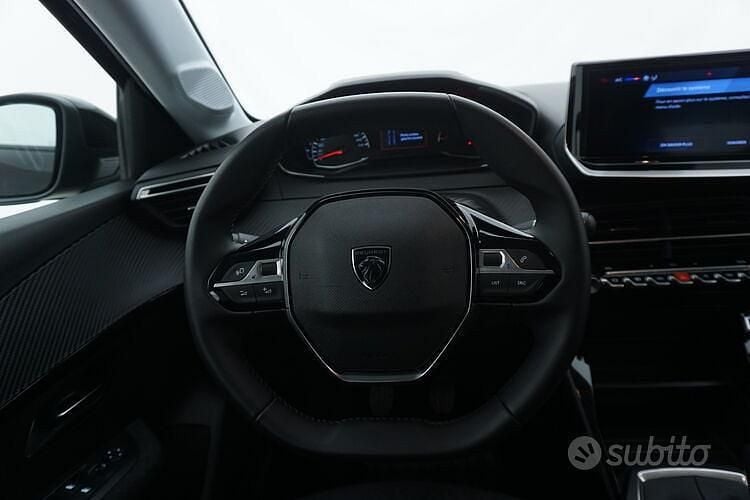 Usata Peugeot 208 Style 101 CV (74 kW) 2025 Nero Utilitaria
