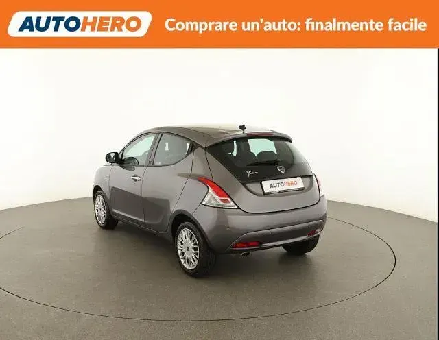 Usata Lancia Ypsilon Gold 95 CV (69 kW) 2016 Grigio Utilitaria