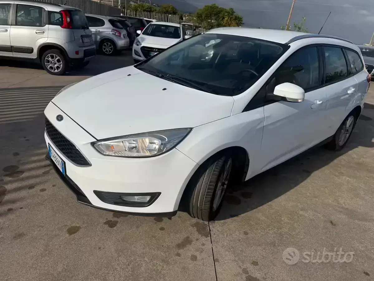 Usata Ford Focus S 120 CV (88 kW) 2015 Grigio Station wagon