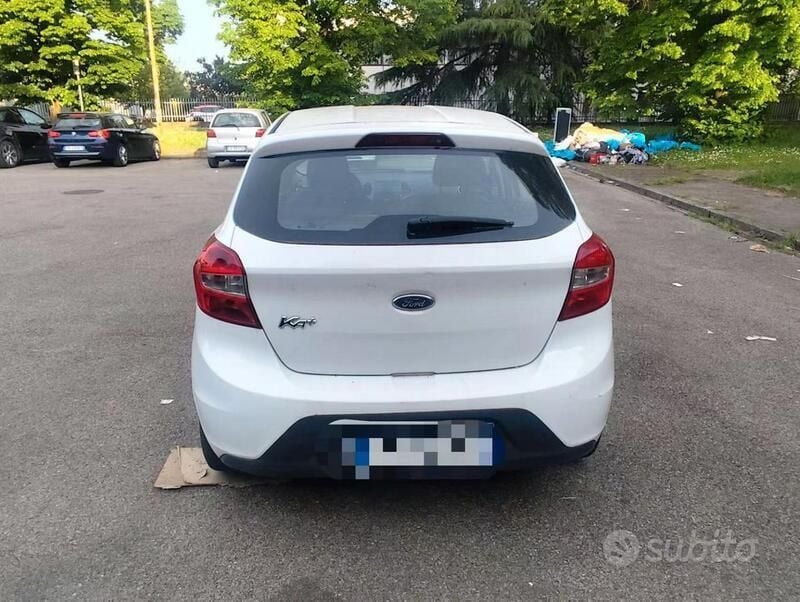 Usata Ford Ka Plus 71 CV (52 kW) 2017 Bianco Utilitaria