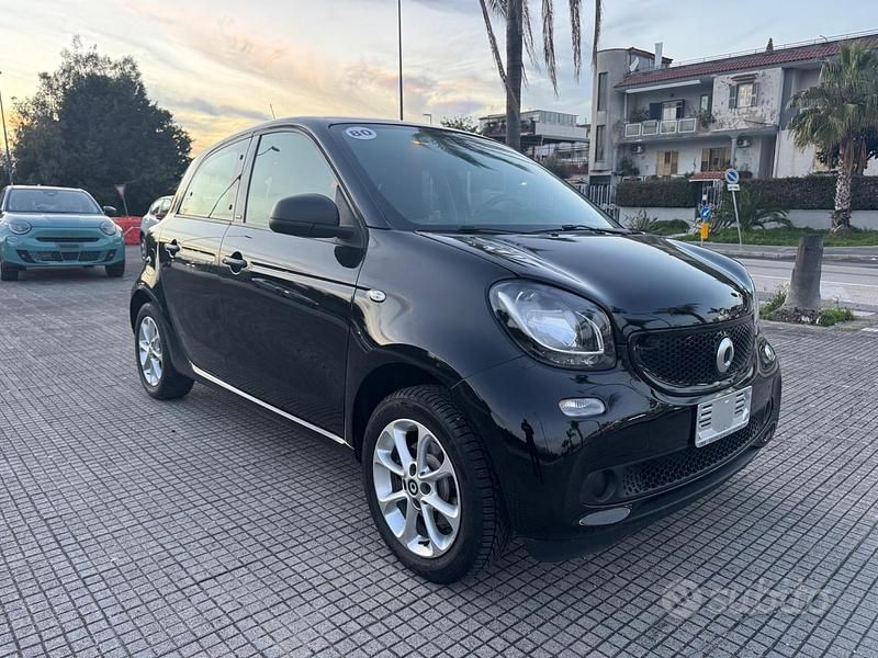 Usata Smart ForFour Superpassion 71 CV (52 kW) 2018 Nero Utilitaria