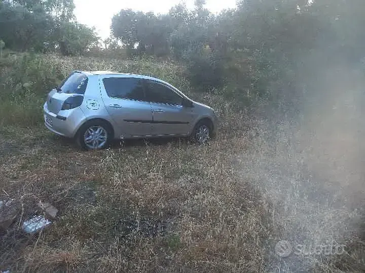 Usata Renault Clio 75 CV (55 kW) 2007 Grigio Berlina