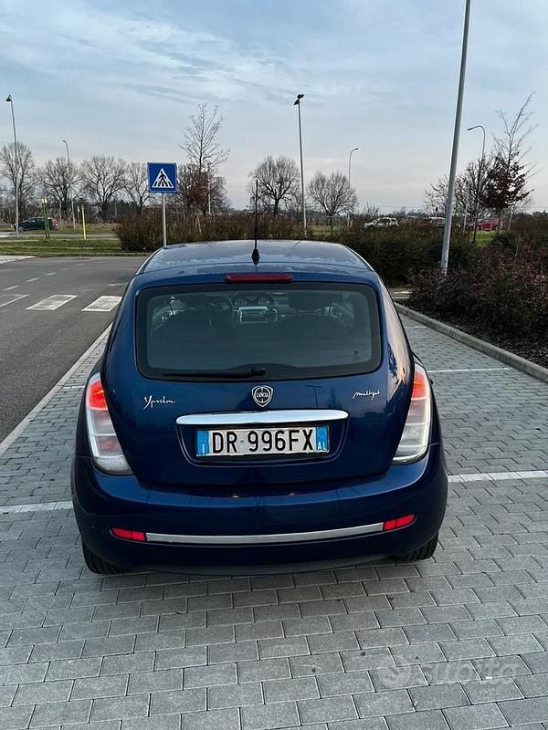 Usata Lancia Ypsilon 75 CV (55 kW) 2008 Blu Utilitaria