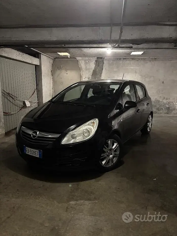 Usata Opel Corsa 80 CV (58 kW) 2010 Nero Utilitaria