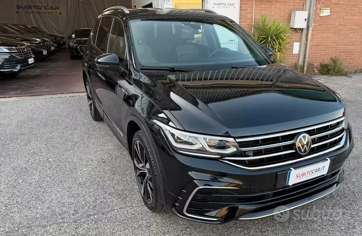 Usata VW Tiguan Allspace R-line 200 CV (147 kW) 2022 Nero SUV