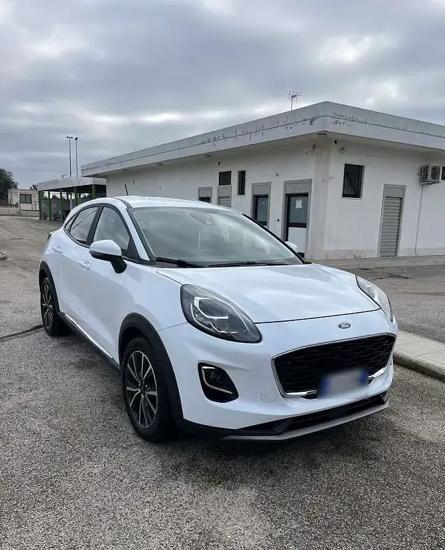 Usata Ford Puma Titanium 120 CV (88 kW) 2021 Bianco SUV
