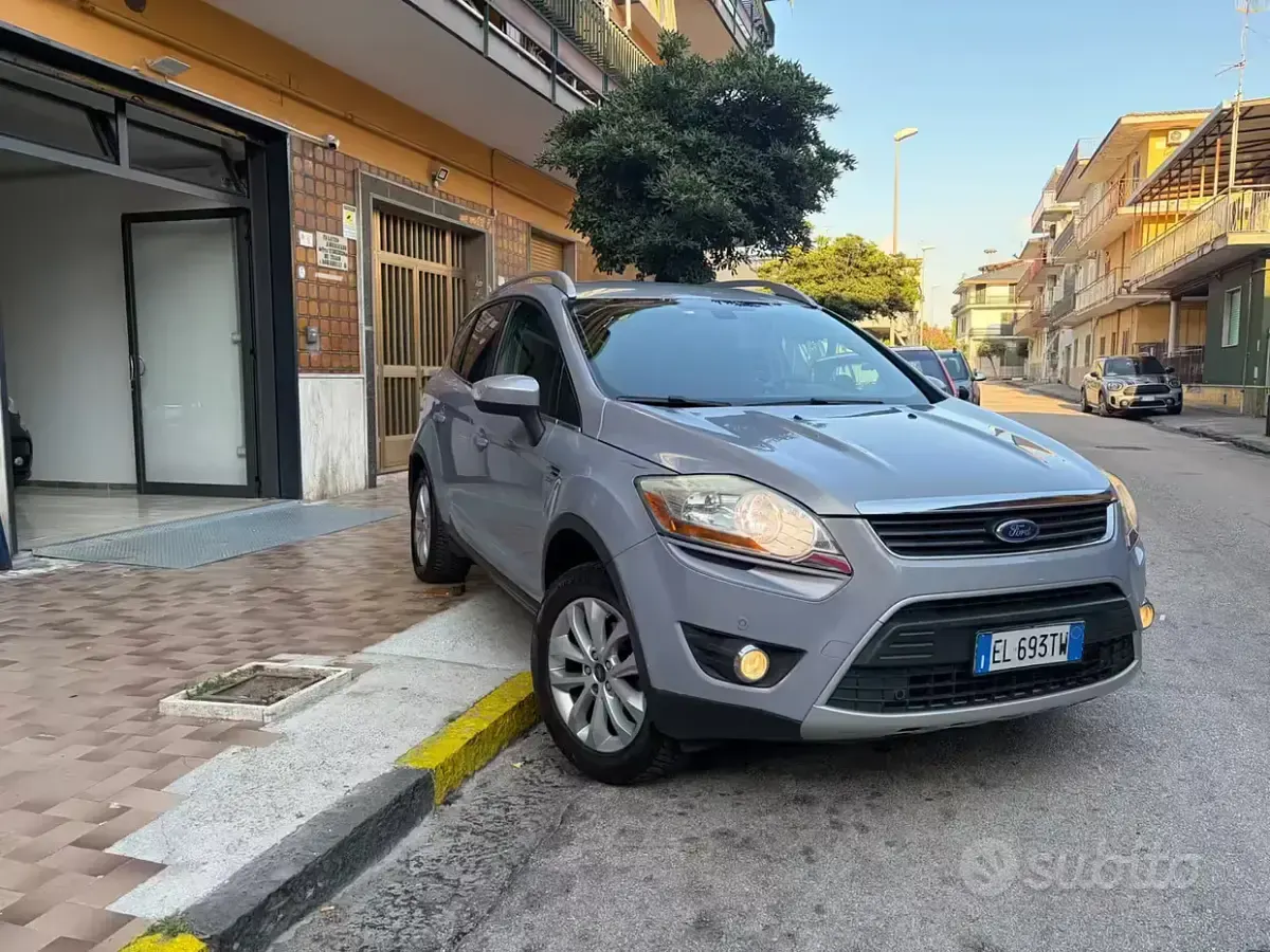 Usata Ford Kuga Titanium 140 CV (102 kW) 2012 Grigio SUV