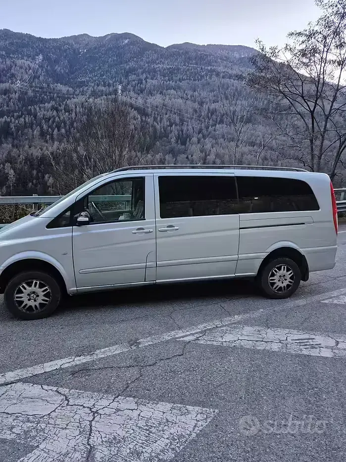 Usata Mercedes Viano 2008 Grigio Monovolume