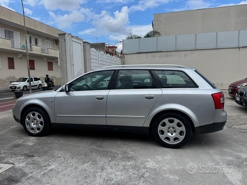 Gebraucht Audi A4 130 PS (95 kW) 2004 Grau Kombi