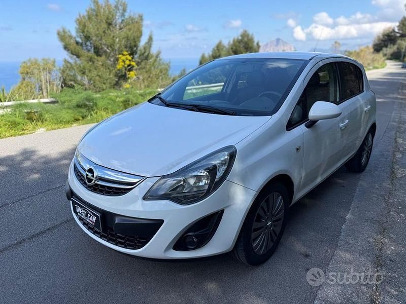 Usata Opel Corsa Edition 85 CV (62 kW) 2014 Bianco Utilitaria