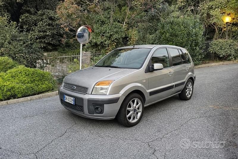 Usata Ford Fusion Titanium 2008 Grigio Utilitaria