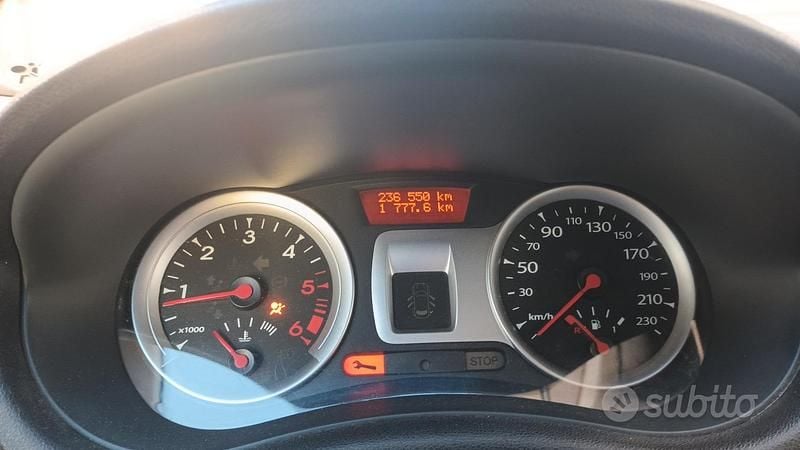 Usata Renault Clio II 64 CV (47 kW) 2011 Nero Utilitaria