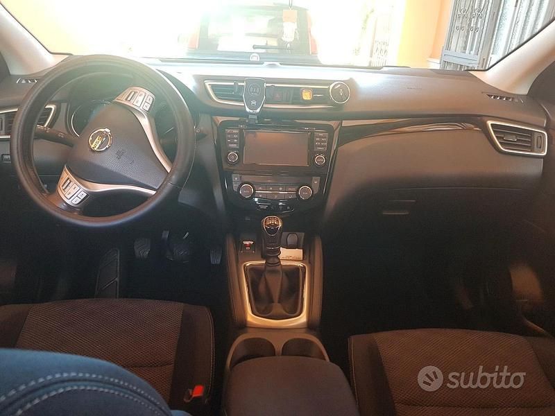 Usata Nissan Qashqai 115 CV (84 kW) 2015 Grigio SUV