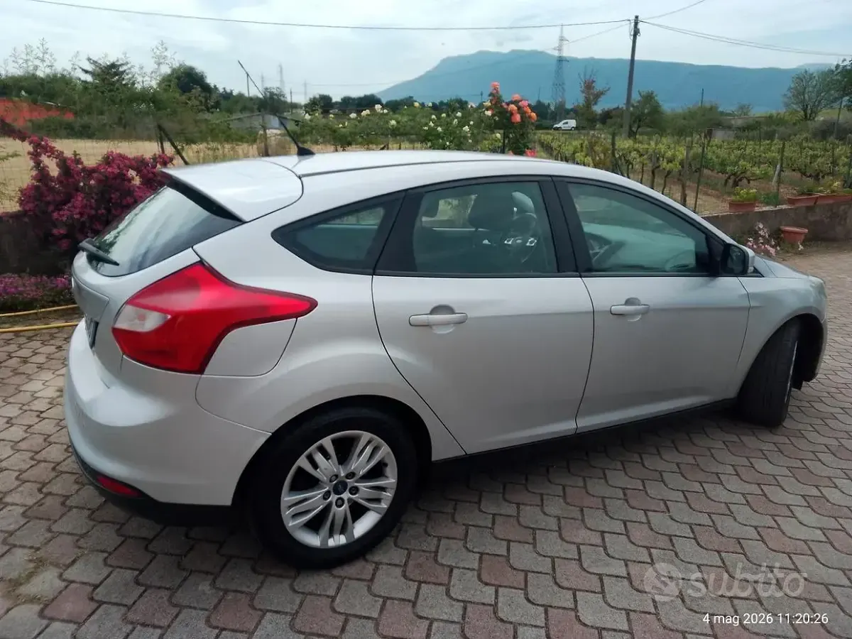 Usata Ford Focus Titanium 115 CV (84 kW) 2012 Grigio Berlina