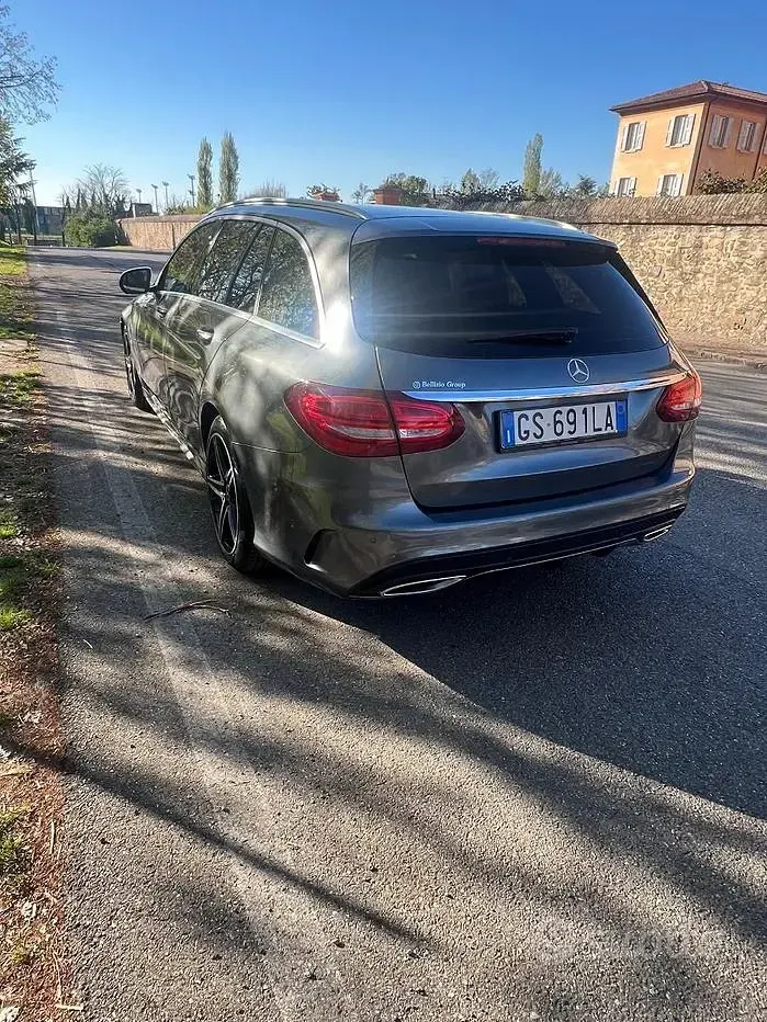 Usata Mercedes C180 AMG 122 CV (89 kW) 2019 Grigio Station wagon
