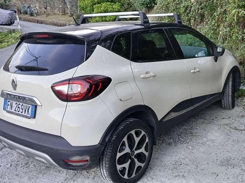 Usata Renault Captur Intens 90 CV (66 kW) 2018 Beige SUV
