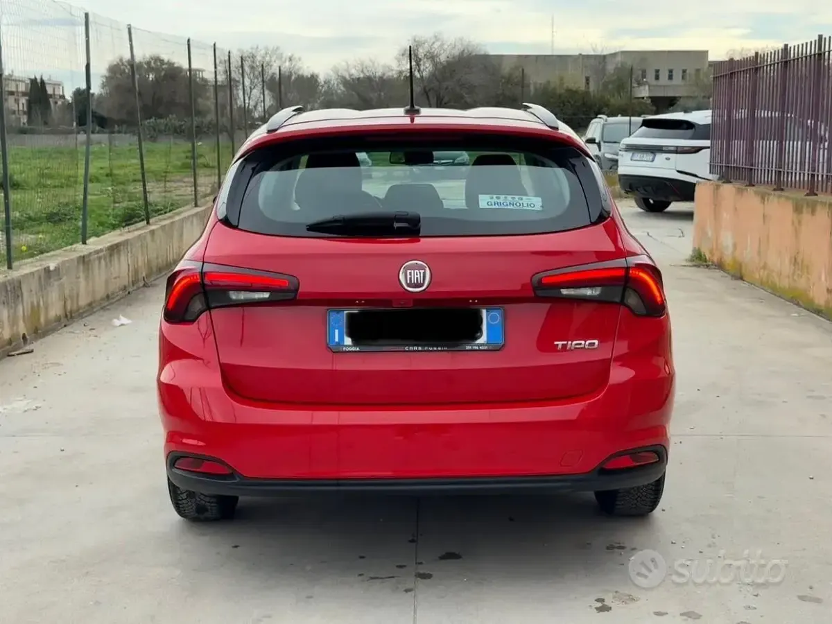 Usata Fiat Tipo Red 131 CV (96 kW) 2022 Rosso Station wagon