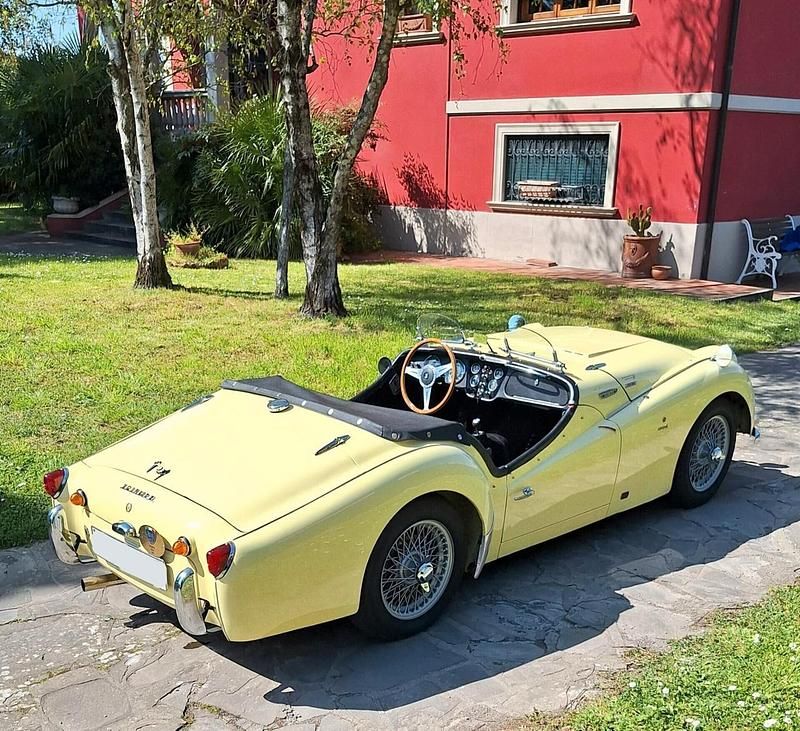 Usata Triumph TR3 97 CV (71 kW) 1959 Giallo Cabrio