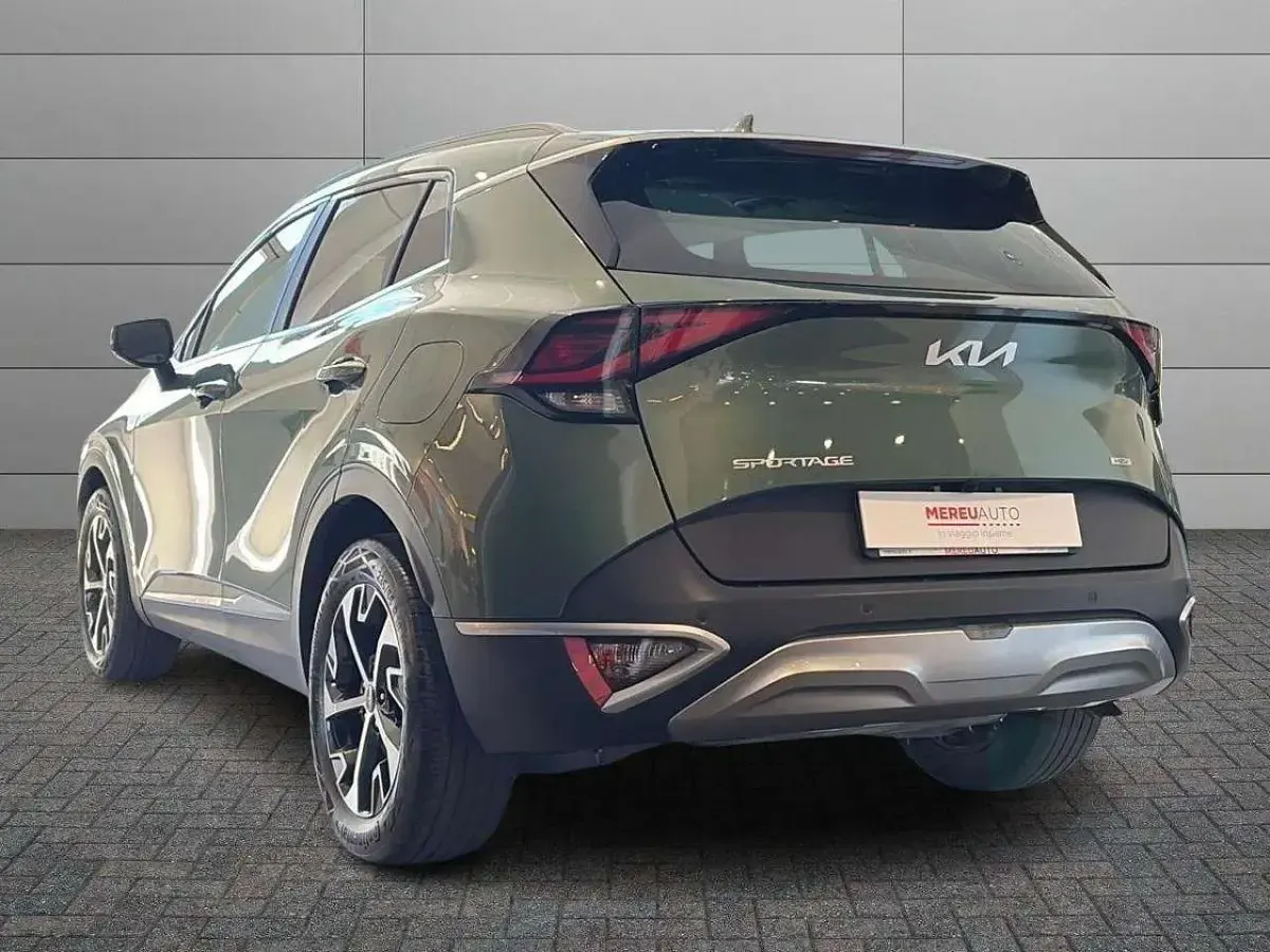 Usata Kia Sportage Style 179 CV (131 kW) 2023 Verde scuro SUV