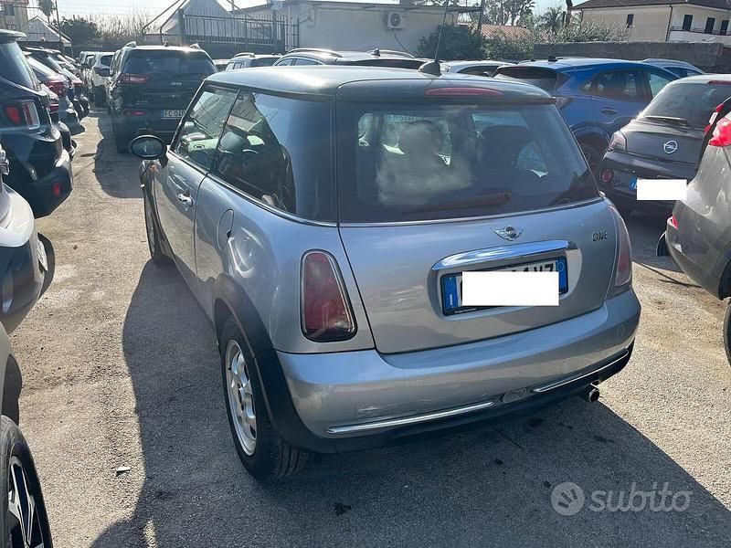 Usata Mini ONE 89 CV (65 kW) 2005 Grigio Utilitaria