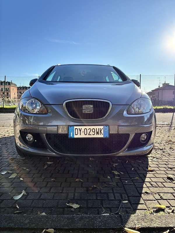 Usata 2009 Seat Altea XL Stylance Monovolume | 5000 € (Cara) - Immagine 1/4