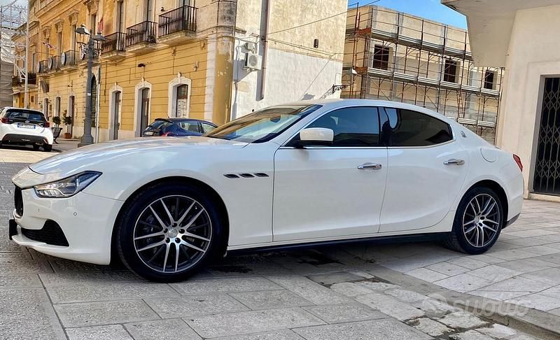 Usata Maserati Ghibli 275 CV (202 kW) 2014 Bianco Berlina