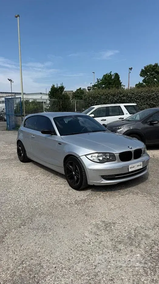 Usata BMW 118 143 CV (105 kW) 2009 Grigio Utilitaria