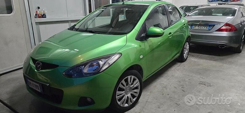Usata Mazda 2 75 CV (55 kW) 2008 Verde Utilitaria