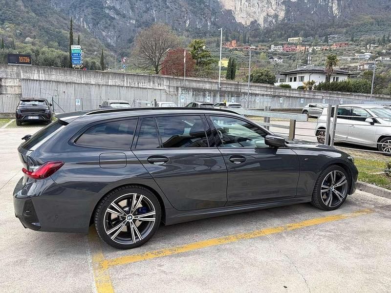 Usata BMW 330 Comfort Edition 286 CV (210 kW) 2023 Grigio Station wagon