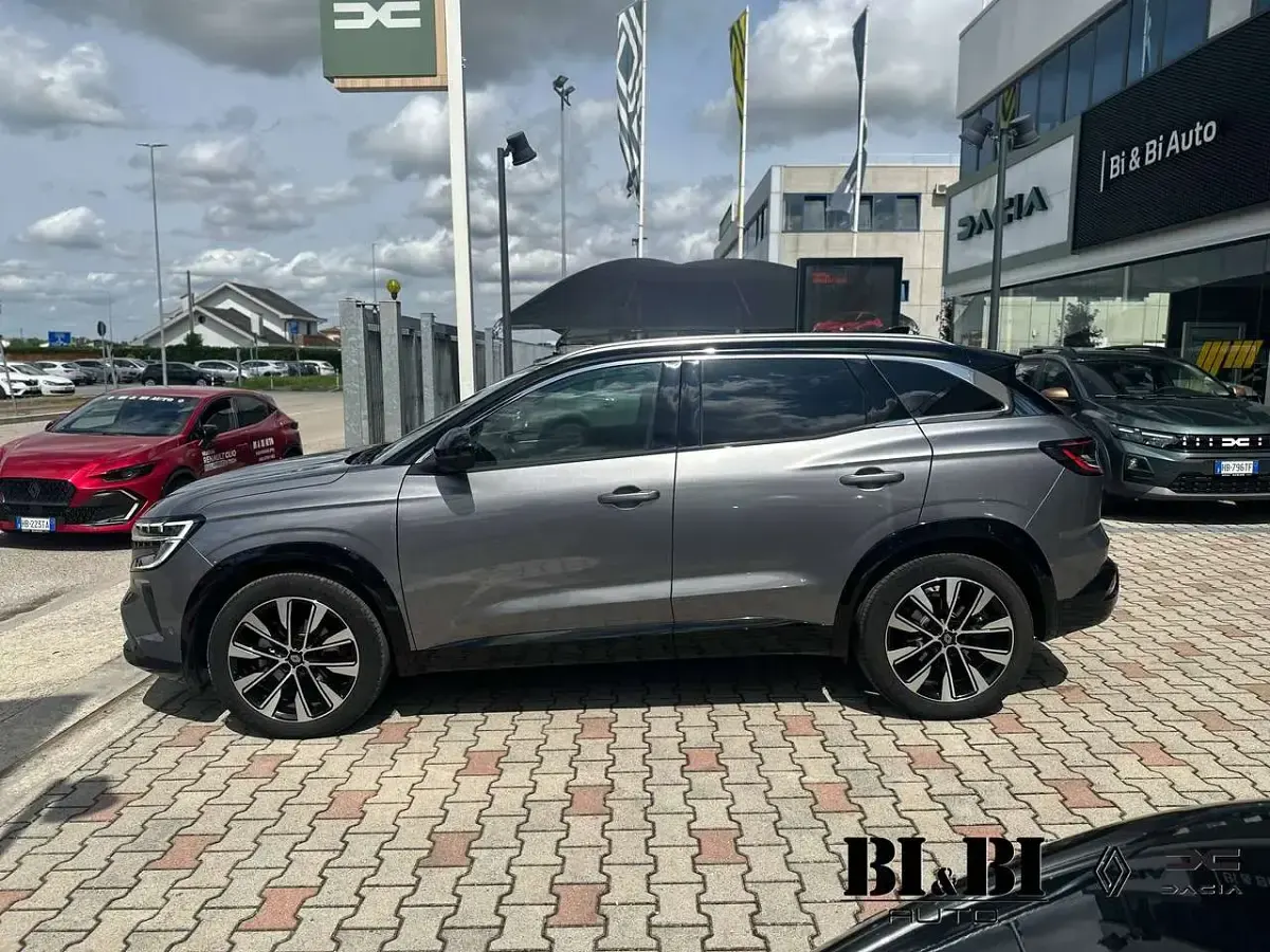 Usata Renault Austral Techno 158 CV (116 kW) 2023 Grigio scisto+tetto nero SUV