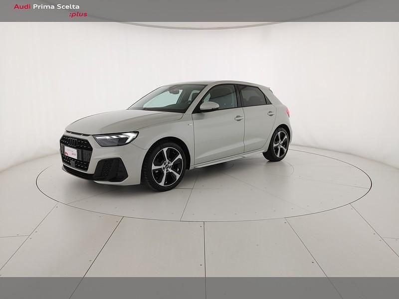 Usata Audi A1 Sportback S-Line 110 CV (80 kW) 2022 Argento cavo metallizzato Utilitaria
