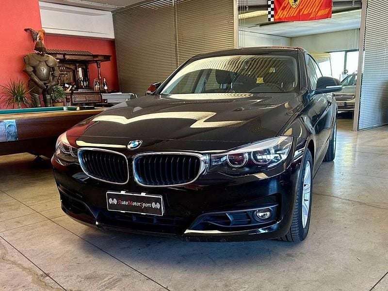 Usata BMW 320 Gran Turismo Luxury Line 184 CV (135 kW) 2018 Nero Berlina