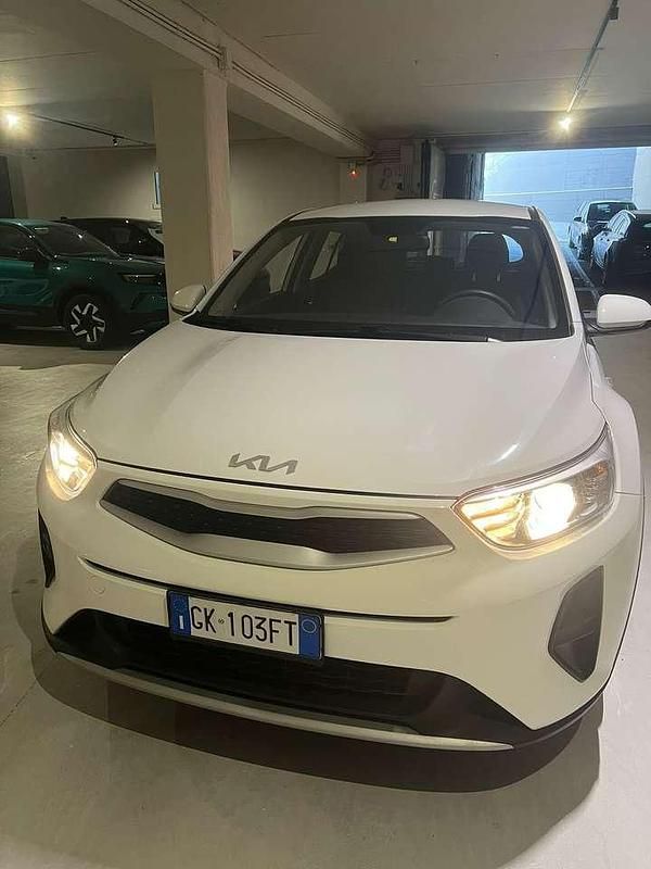 Bianco Usata 2022 Kia Stonic Style SUV | 12.000 € (Buon prezzo) - Immagine 1/4