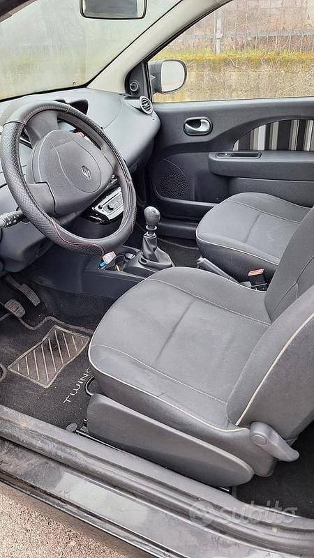 Usata Renault Twingo Night&Day 75 CV (55 kW) 2014 Nero Utilitaria