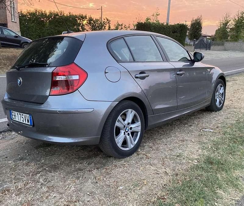 Usata BMW 118 143 CV (105 kW) 2011 Utilitaria