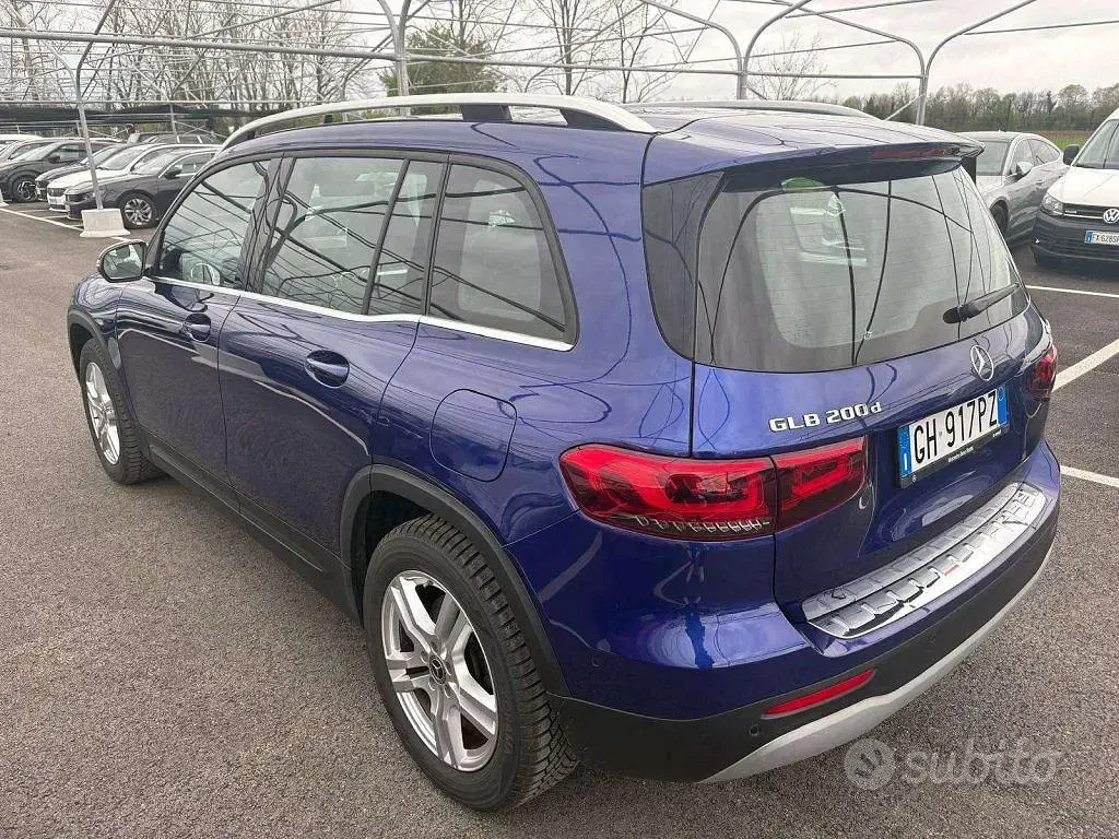 Usata Mercedes GLB200 Business 150 CV (110 kW) 2022 Blu/azzurro SUV