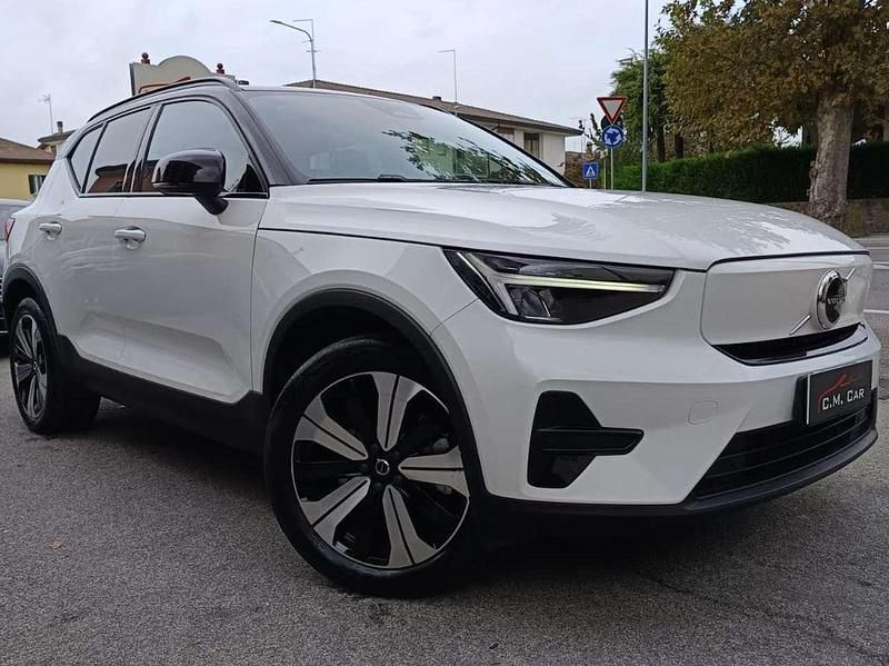 Bianco Usata 2022 Volvo XC40 Core SUV | 19.900 € (Buon prezzo) - Immagine 1/4