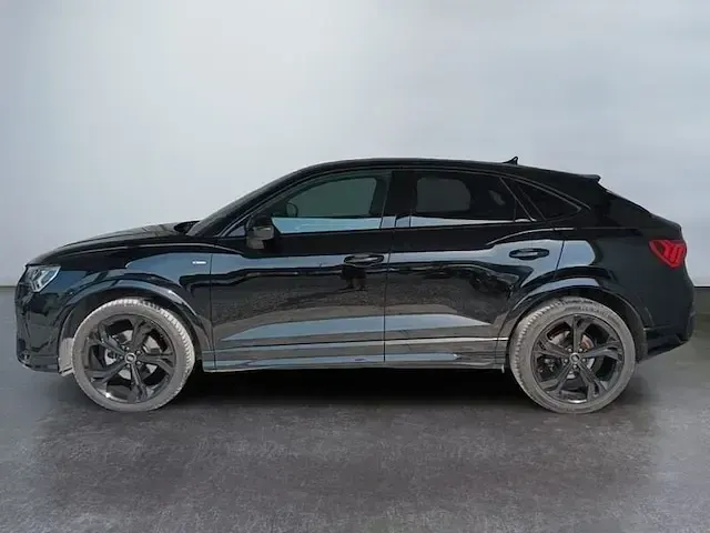 Usata Audi Q3 Sportback Comfort 150 CV (110 kW) 2023 Nero SUV