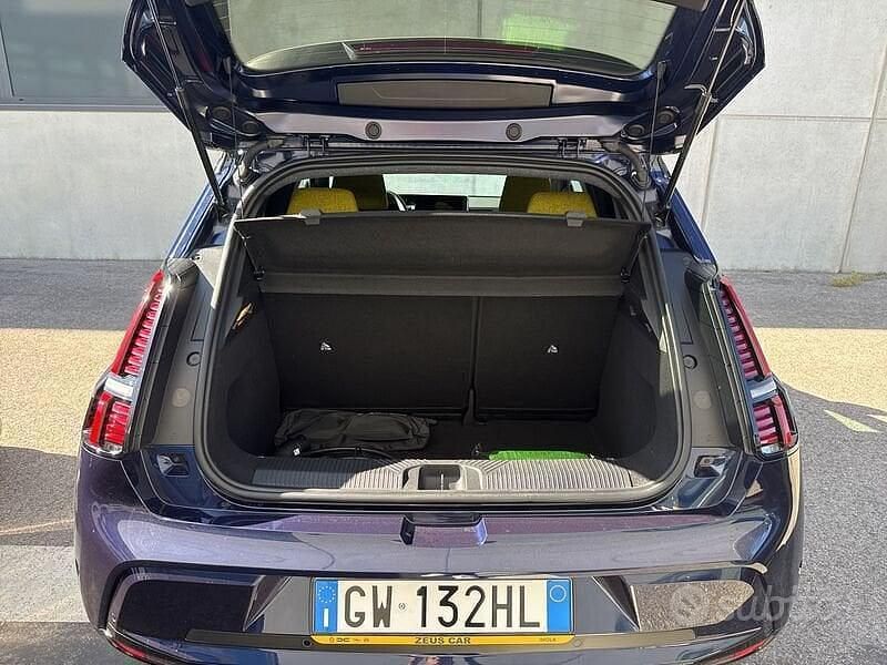 Usata Renault 5 E-Tech Komfort 110 kW (150 CV) 2024 Blu Berlina