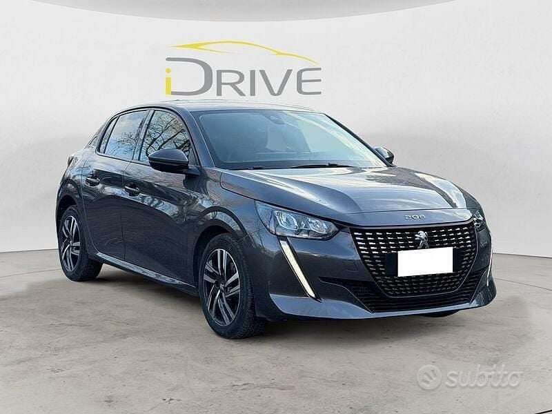 Usata Peugeot 208 Allure 101 CV (74 kW) 2021 Grigio Utilitaria