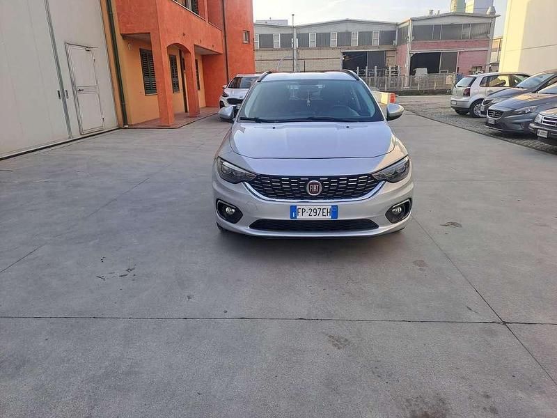 Usata Fiat Tipo Lounge 120 CV (88 kW) 2018 Argento Station wagon