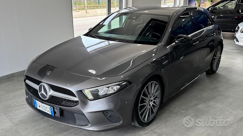 Usata Mercedes A180 Premium 115 CV (84 kW) 2019 Grigio Berlina
